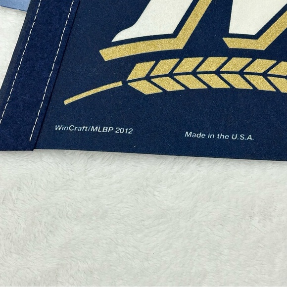 Milwaukee Brewers MLB Baseball WinCraft Classic Felt Pennant Banner Flag 30”x12” - Picture 3 of 7